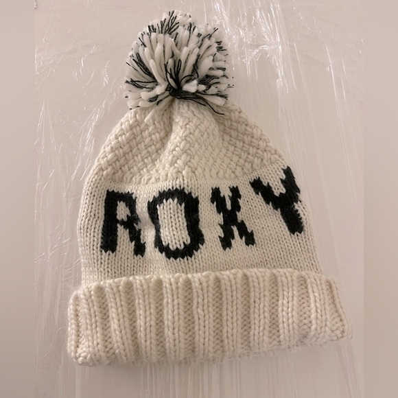 ROXY Tonic beanie. White and black. Used only once for a couple of hours. - Picture 5 of 6